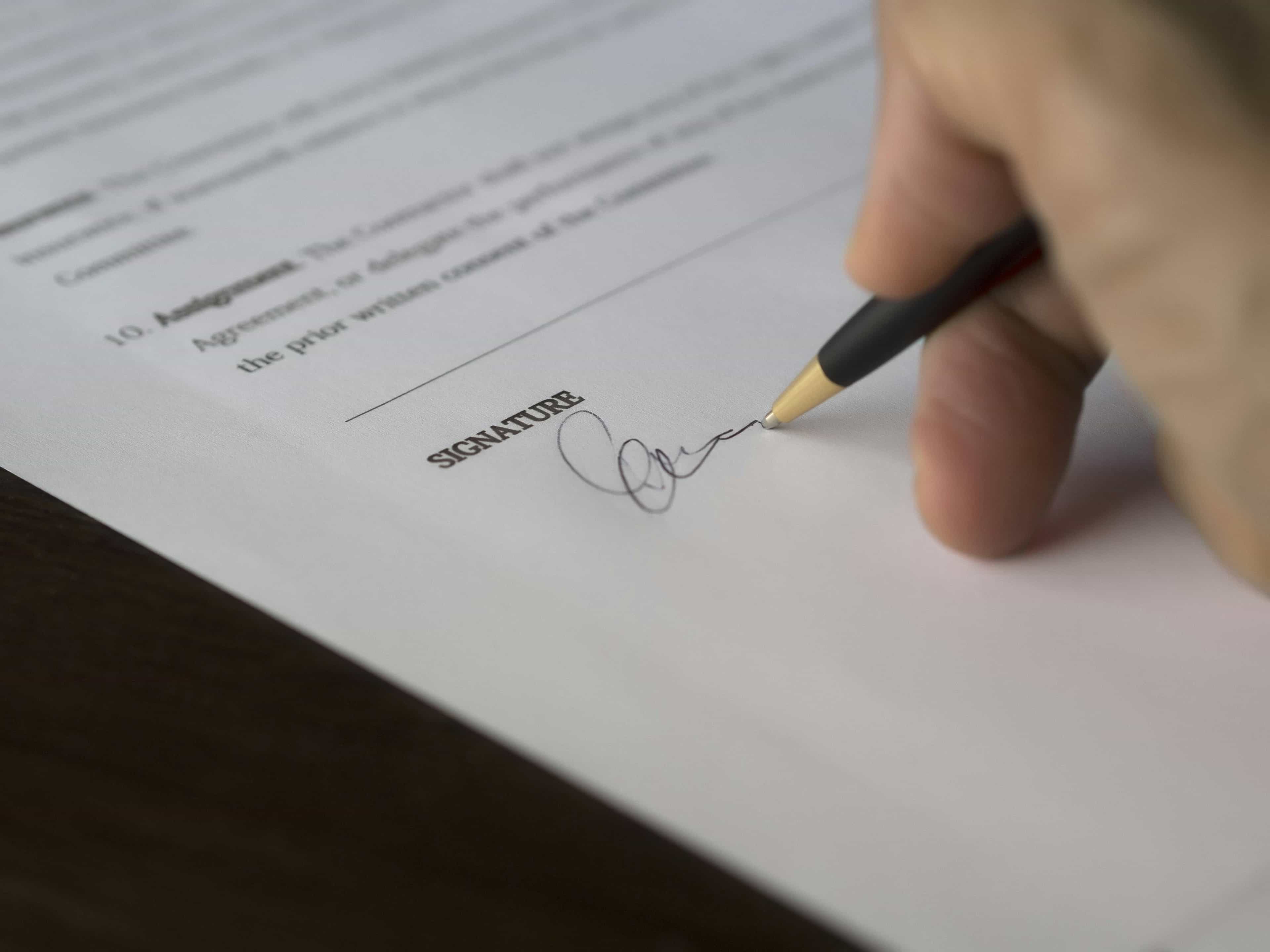 Signature Analysis: What Your Signature Style Says About You	